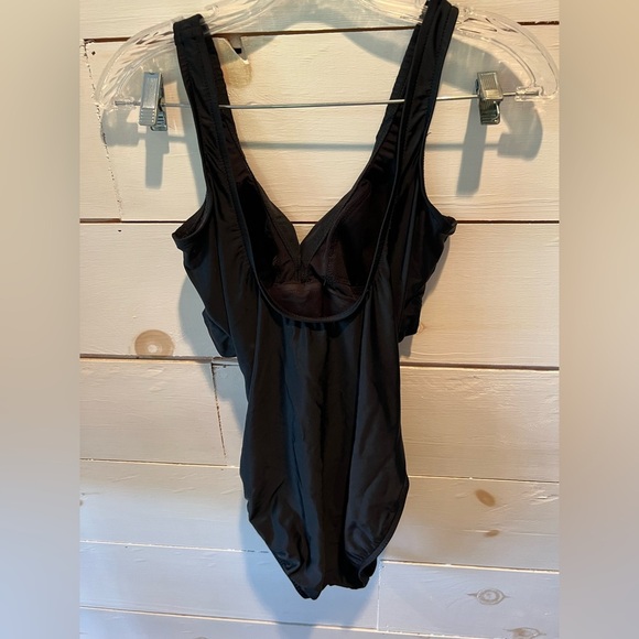 Shape Detector women’s Black One-Piece Swimsuit, slimming, made in USA, EUC - Picture 3 of 6